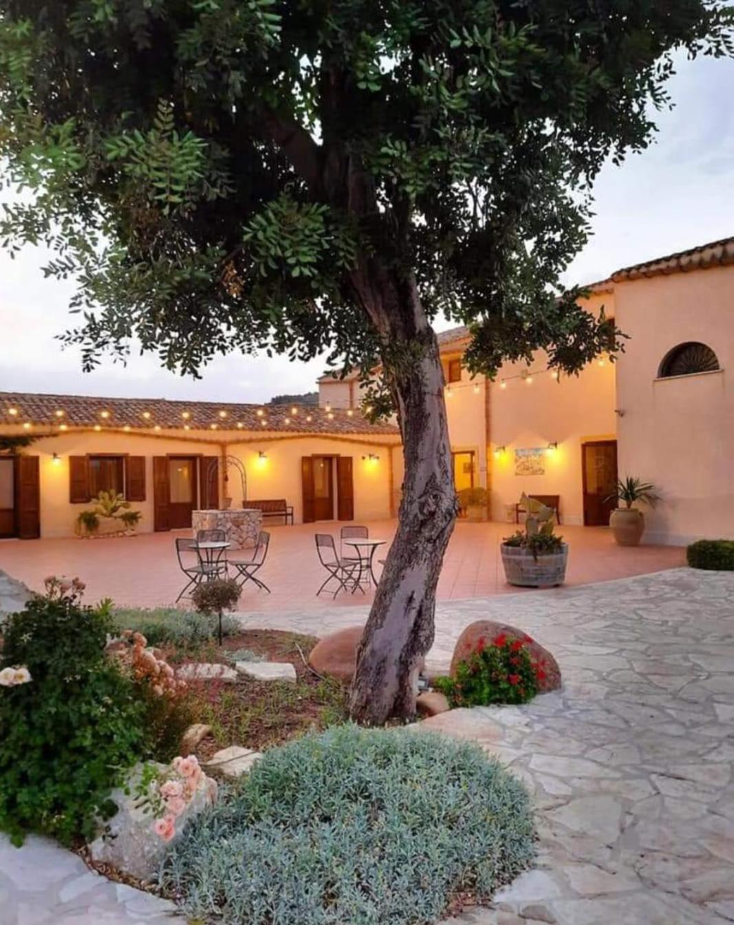 Agriturismo Antichi Granai Villa Calatafimi Buitenkant foto